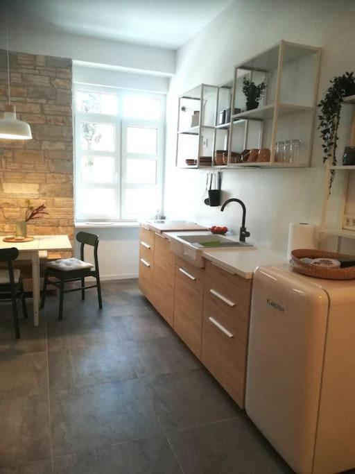 Lovely Apartment In The City Center Póla Kültér fotó