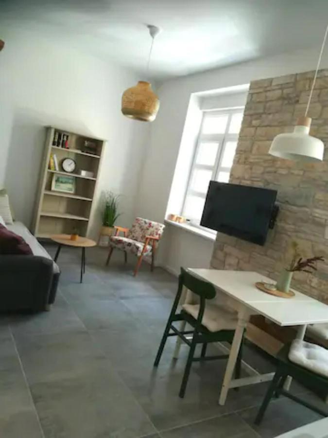 Lovely Apartment In The City Center Póla Kültér fotó